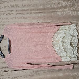 Long sleeved light sweater